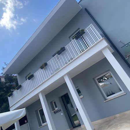 Grey House Guest House Luxury Latina Kültér fotó