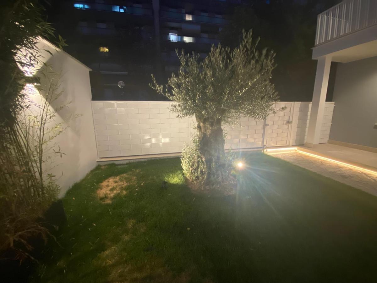 Grey House Guest House Luxury Latina Kültér fotó