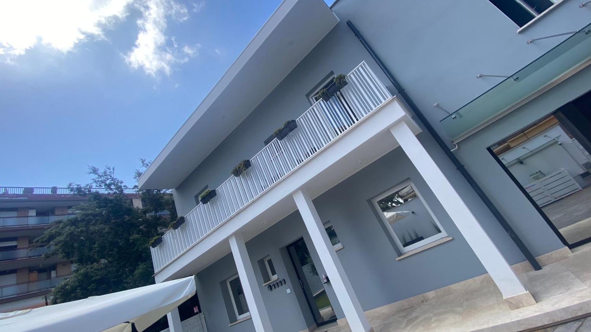 Grey House Guest House Luxury Latina Kültér fotó